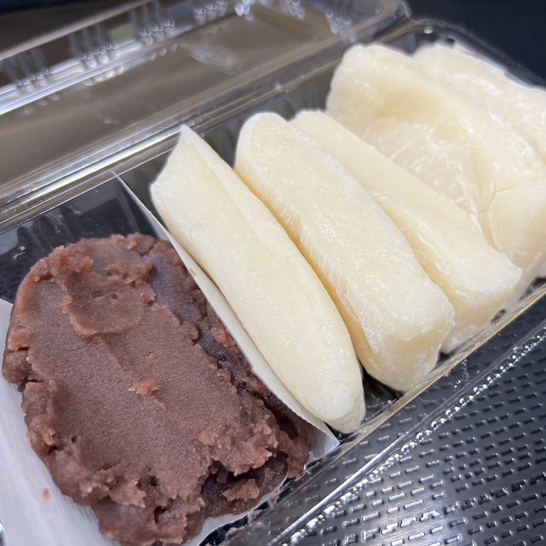 埼スタ横丁(かどや)『つきたて生切り餅(こしあんこ添え)』