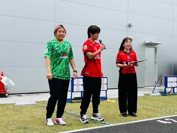 ポラスグループ主催「浦和レッズ トークショー＆サイン・撮影会」に池田選手・高橋はな選手が参加