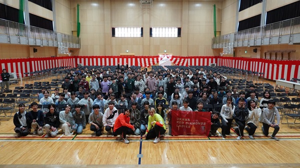 【活動報告】伊能、藤﨑2選手が小学校訪問で児童と交流&5/10埼スタ開催の告知を実施