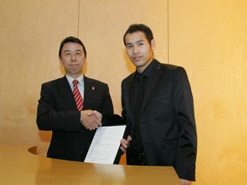 高原直泰、加入記者会見