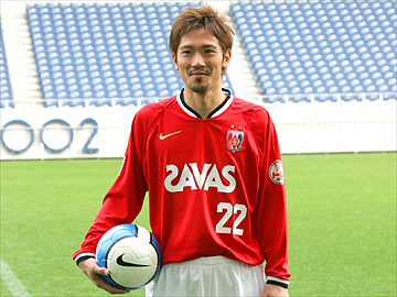 阿部勇樹、イングランドへ | チームトピックス | URAWA RED DIAMONDS