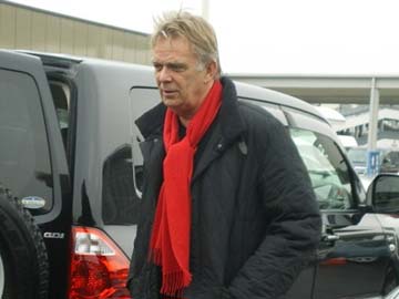 フォルカー・フィンケ新監督が来日 URAWA RED DIAMONDS OFFICIAL WEBSITE