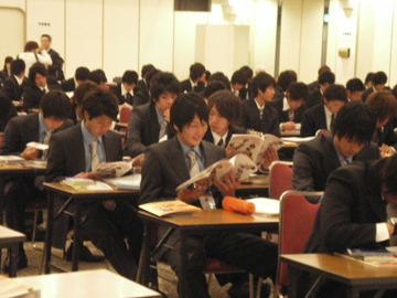Jリーグ新人研修会に6人が参加