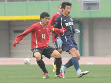 背番号13にキャプテンマークが託される Urawa Red Diamonds Official Website