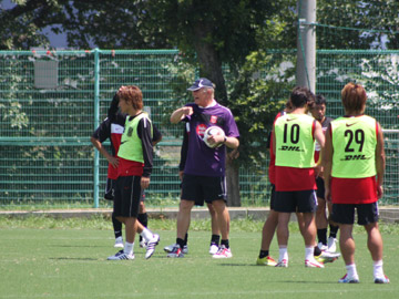 「勝利への強い意志と姿勢を持って試合に臨む」フィンケ監督