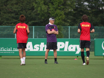 「強い意志を持って戦い抜き、勝ち点3を奪う」フィンケ監督