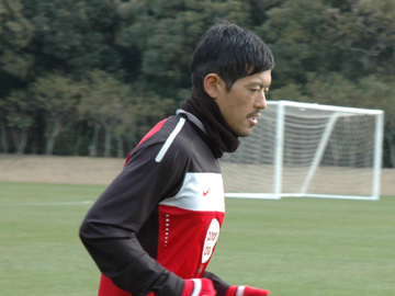 主将は鈴木啓太、副将に平川忠亮