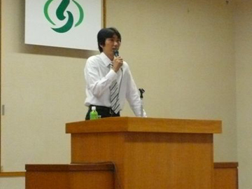 「夢は大きく持ってほしい」内舘が講演