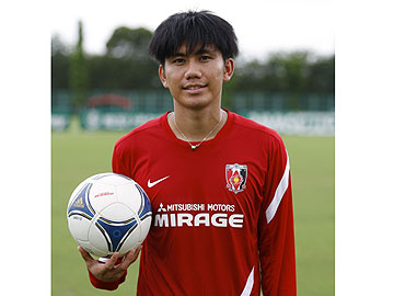 トレーニングウェアに Mirage Urawa Red Diamonds Official Website