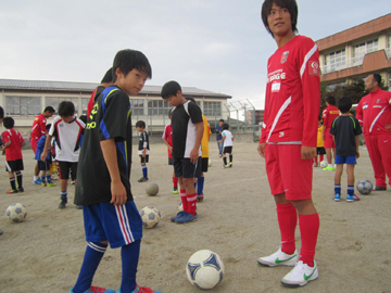 『東日本大震災被災地復興支援 子供たちとのサッカー交流会』開催