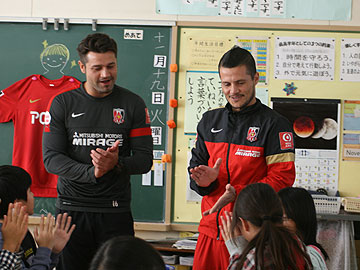 さいたま市立三室小学校に4選手が訪問