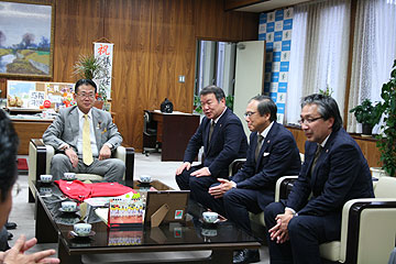 さいたま市役所と埼玉県庁を表敬訪問