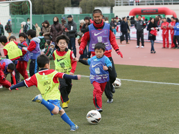 ファンとのふれあいに溢れた「REDS Festa2014」 | URAWA RED