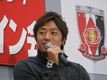 スポーツオーソリティ プレゼンツ 浦和レッドダイヤモンズプレーヤーズ トークショー サイン会 に梅崎と西川が参加 Urawa Red Diamonds Official Website