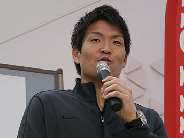スポーツオーソリティ プレゼンツ 浦和レッドダイヤモンズプレーヤーズ トークショー サイン会 に梅崎と西川が参加 Urawa Red Diamonds Official Website