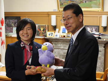 レディース、『彩の国スポーツ功労賞』贈呈式に吉田監督と後藤が出席