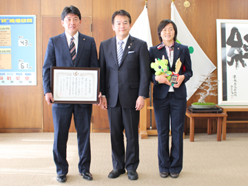 レディース、『さいたま市市長特別賞』授賞式に吉田監督、後藤が出席