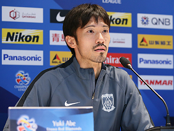 ミシャ監督と阿部が試合前日公式会見に出席