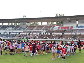 第3回『めざせ!!”なでしこ”女子サッカー教室』にレッズレディース選手たちが参加