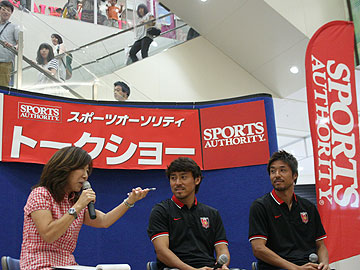 スポーツオーソリティ プレゼンツ 浦和レッズ トークショー サイン会 に平川と永田が参加 Urawa Red Diamonds Official Website