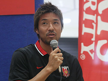 スポーツオーソリティ プレゼンツ 浦和レッズ トークショー サイン会 に平川と永田が参加 Urawa Red Diamonds Official Website