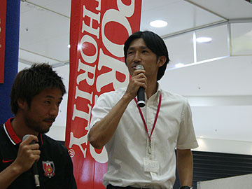 スポーツオーソリティ プレゼンツ 浦和レッズ トークショー サイン会 に平川と永田が参加 Urawa Red Diamonds Official Website