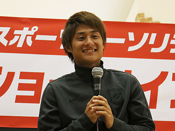 スポーツオーソリティ プレゼンツ 浦和レッズ トークショー サイン会 に武藤と関根が参加 Urawa Red Diamonds Official Website