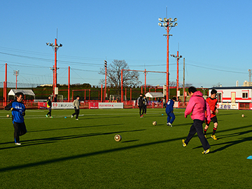 2/25(土)レッズランド「大人のためのサッカークリニック」開催!