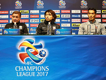 上海上港 試合前日公式会見にミシャ監督と槙野が出席
