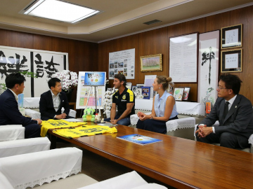 淵田代表がドルトムントOBとJリーグワールドチャレンジPRのため、さいたま市を表敬訪問