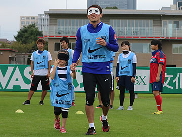 『ブラインドサッカー体験会2017』にトップチーム8選手が参加