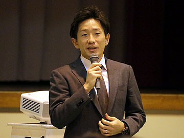 宇賀神友弥が埼玉県内の高校で講演を実施 | URAWA RED DIAMONDS