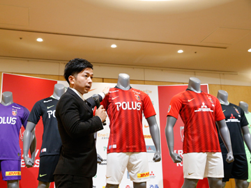 19シーズン加入記者会見および新ユニフォーム発表会 Urawa Red Diamonds Official Website