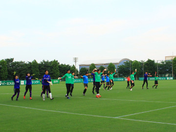 男女の育成年代 トップチームgk選手たちが合同トレーニングを実施 Urawa Red Diamonds Official Website
