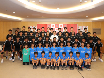 長谷部 誠選手が浦和レッズアカデミーの選手たちを激励 Urawa Red Diamonds Official Website