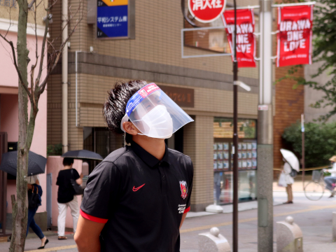 選手が企画 実行した バナーフラッグ を浦和のまちに設置 トップチームトピックス Urawa Red Diamonds Official Website