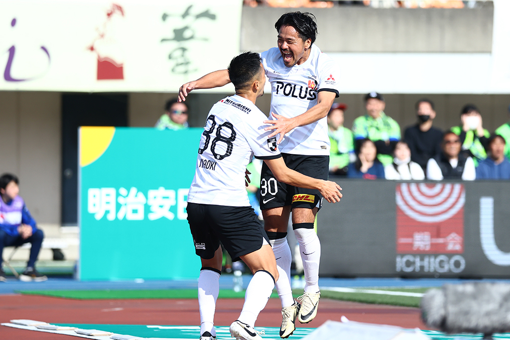 Shinzo Koroki is the first in J1 League history to score goals for 18 consecutive years!!