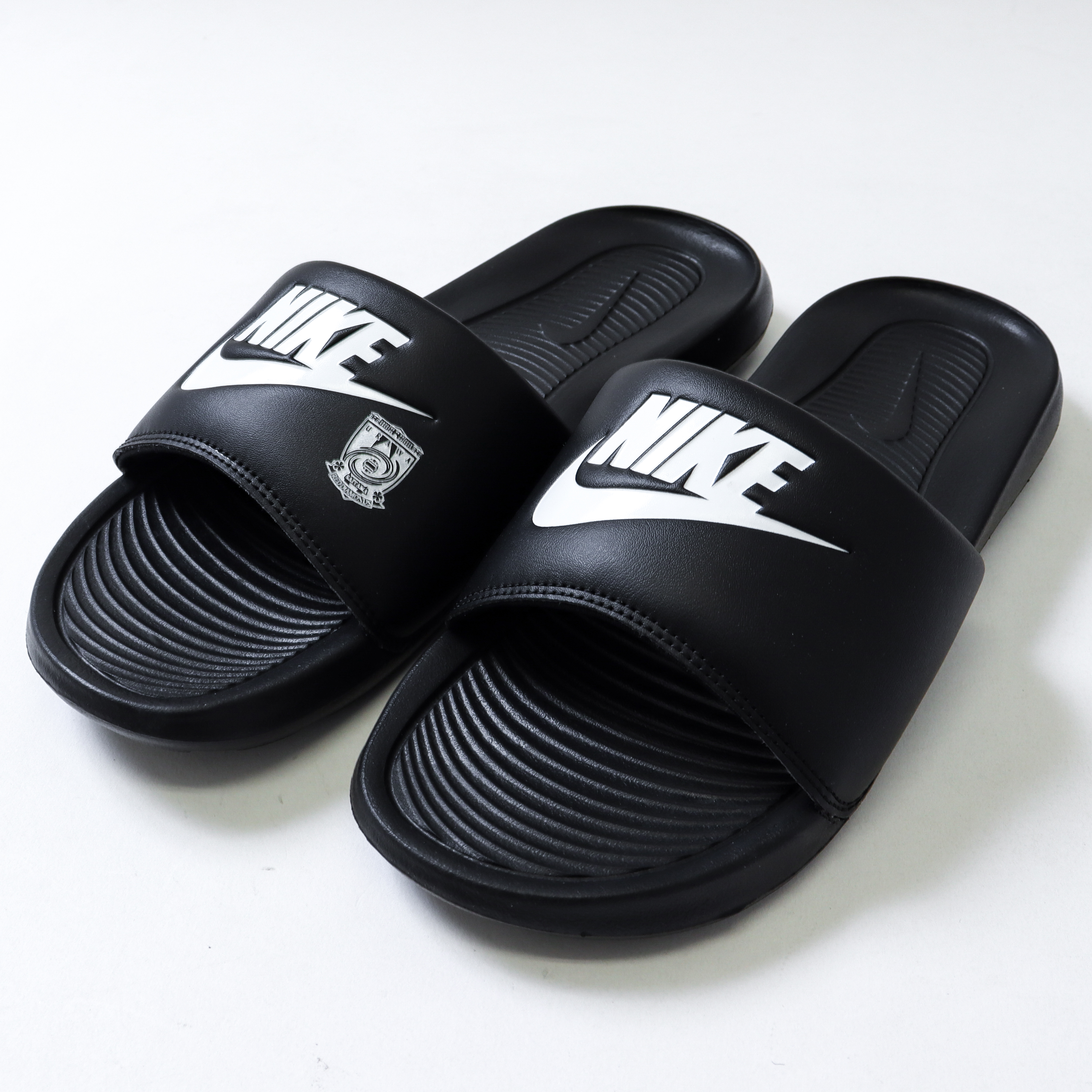 NIKE - 浦和レッズ2020BRT GX アカデミートップ  L 全選手サイン入り NIKE×浦和レッズのコラボシューズ好評販売中! 「NIKE Air MAX90