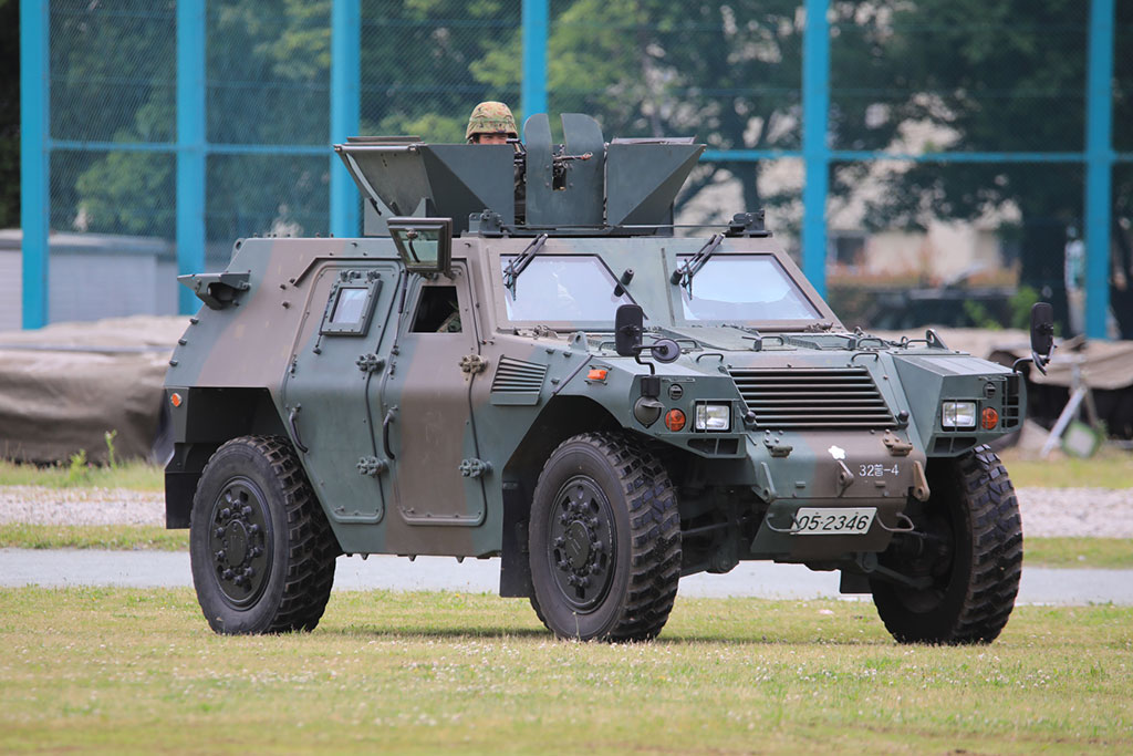 軽装甲機動車(LAV)