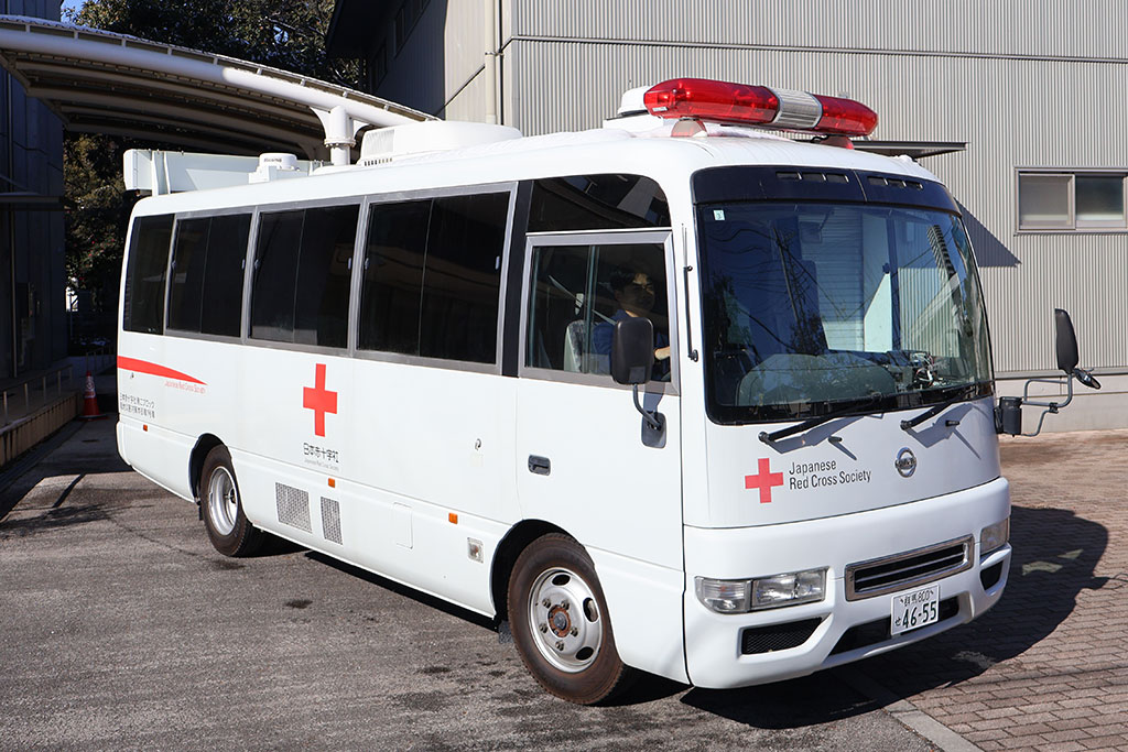 現地災害対策本部車