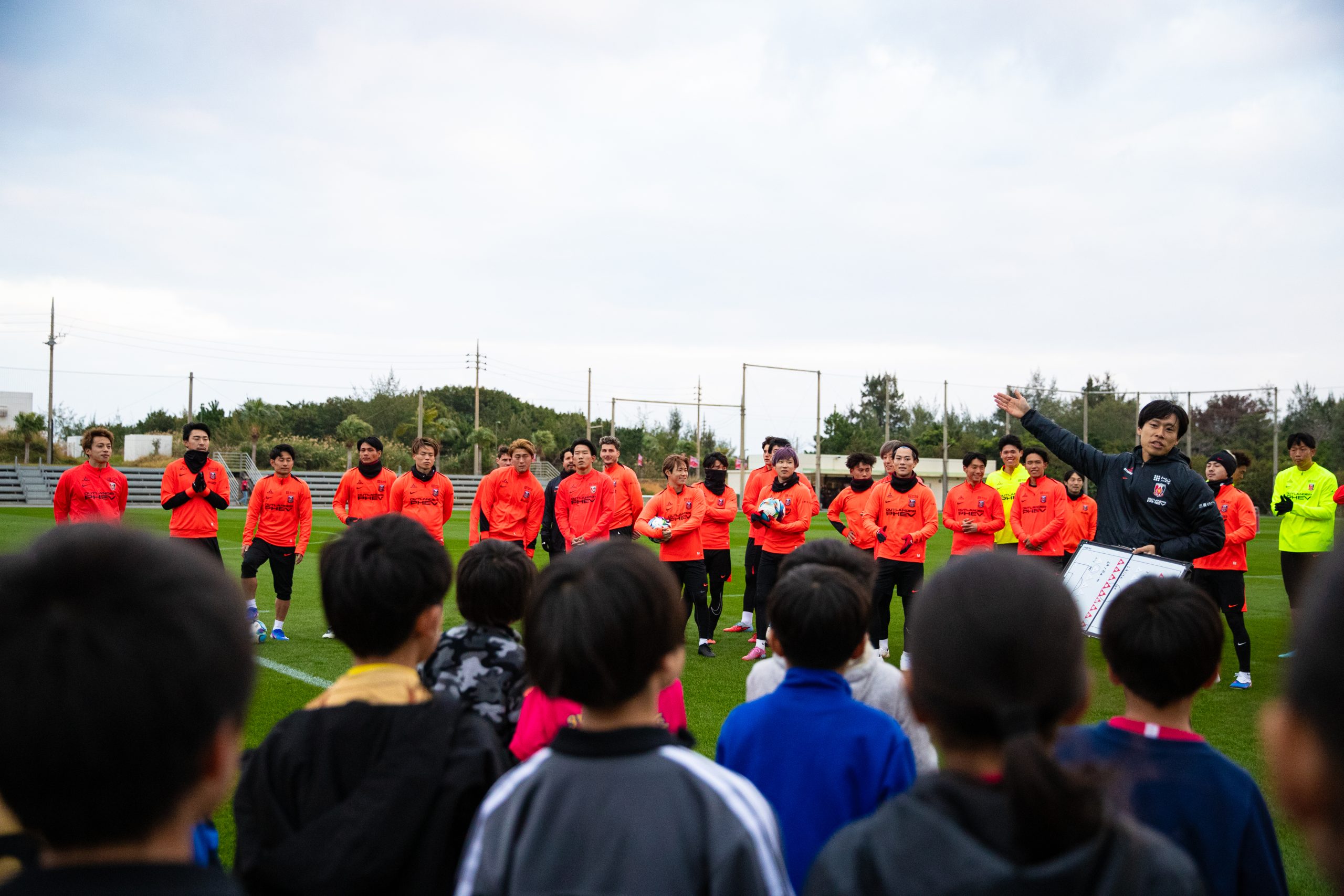 選手といっしょにサッカーを楽しもう! 小学生限定企画『GoGoReds! 選手とエンジョイサッカー』開催のお知らせ