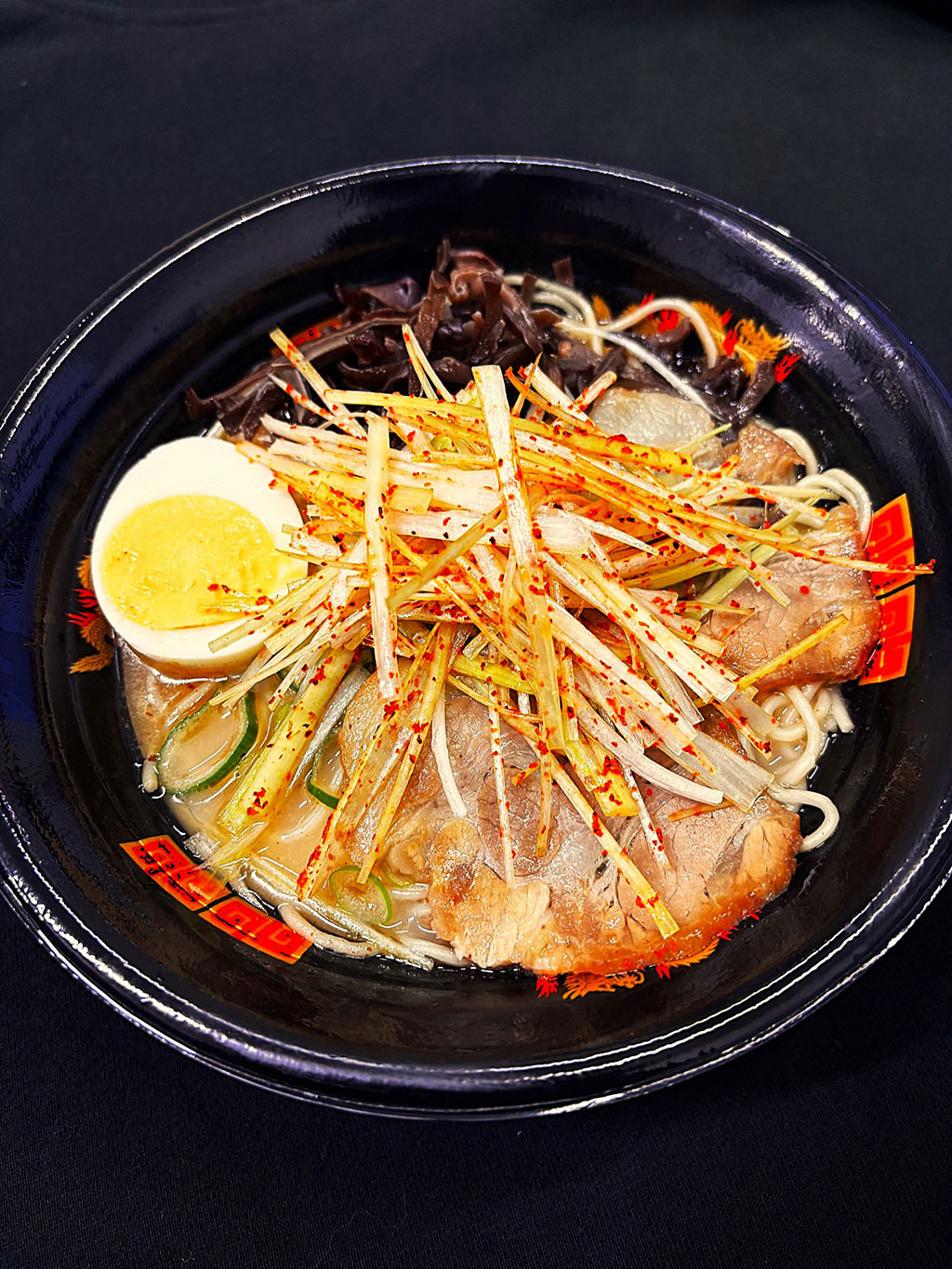 有限会社　三宝苑『SAITAMA辛ネギ豚骨ラーメン』