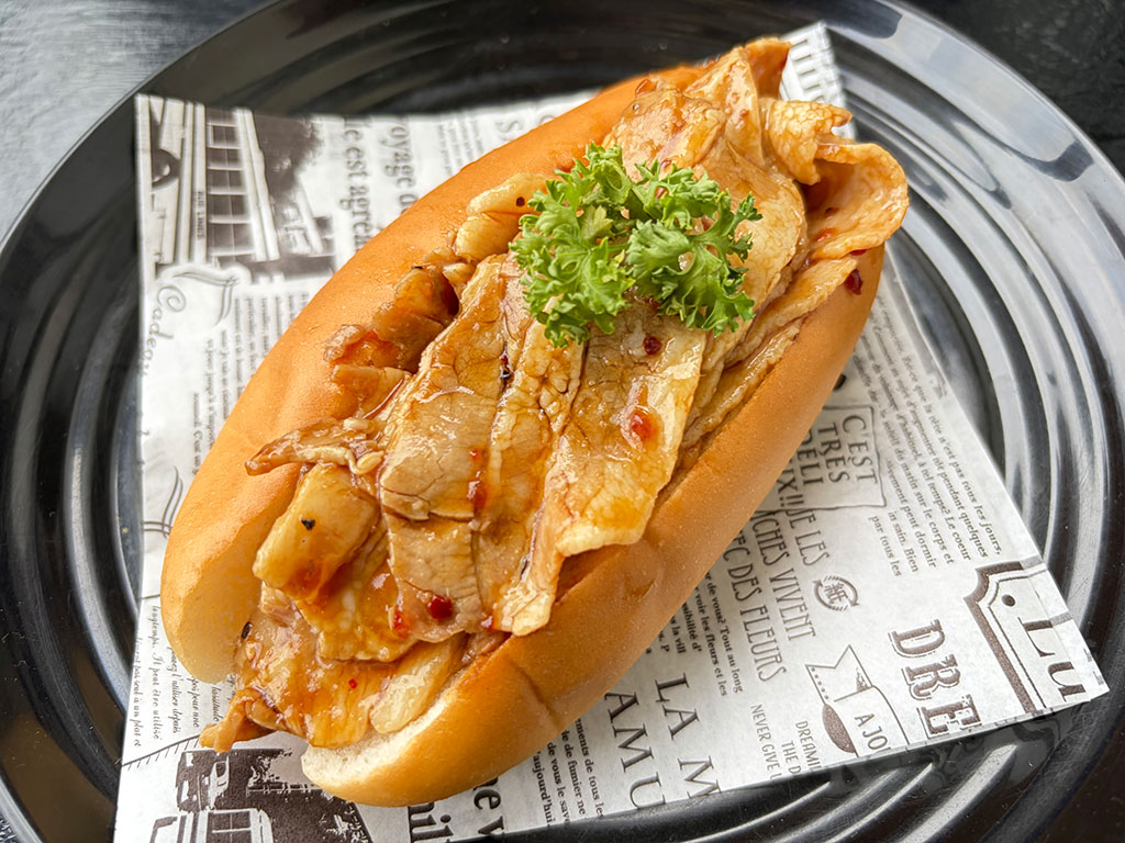 味衛門『SAITAMA 魂のURAWADOG【彩の国黒豚焼肉】』