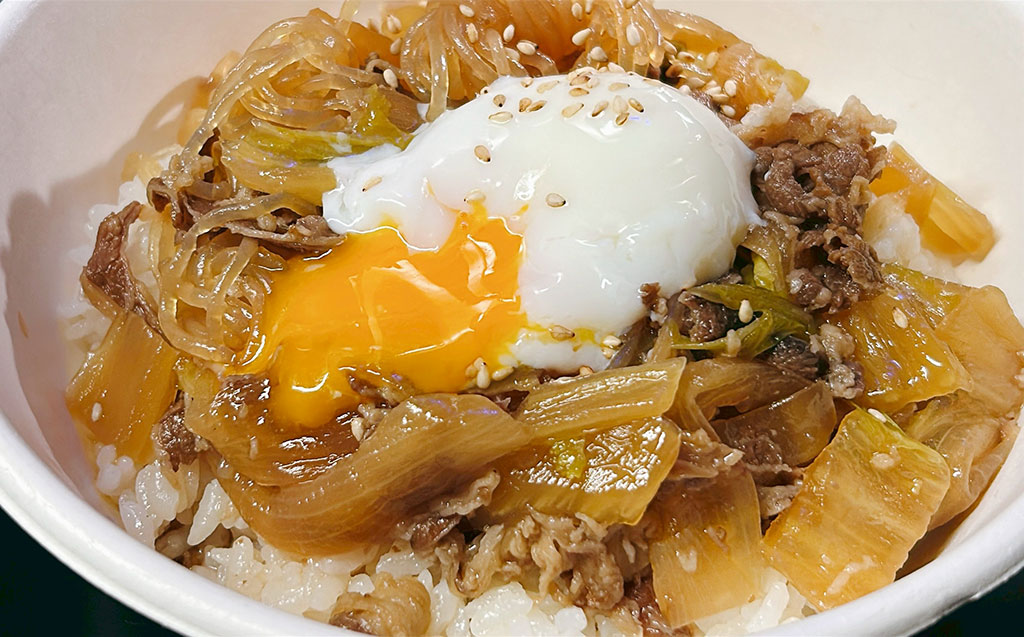 肉の松長/カウンター焼肉 肉松『SAITAMA彩たまご使用!とろたま牛すき焼き丼』