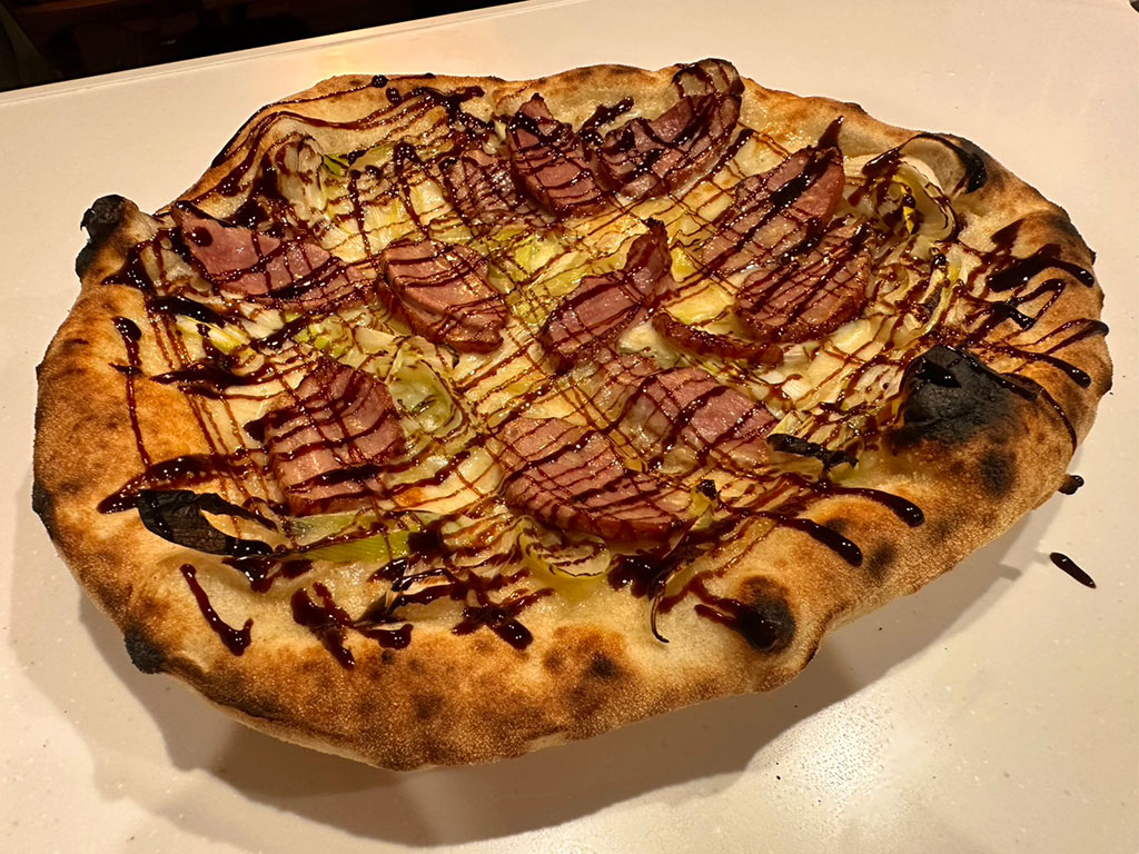 窯焼きピッツァラナーヴェ『埼玉県産深谷ねぎと合鴨のピッツァ』