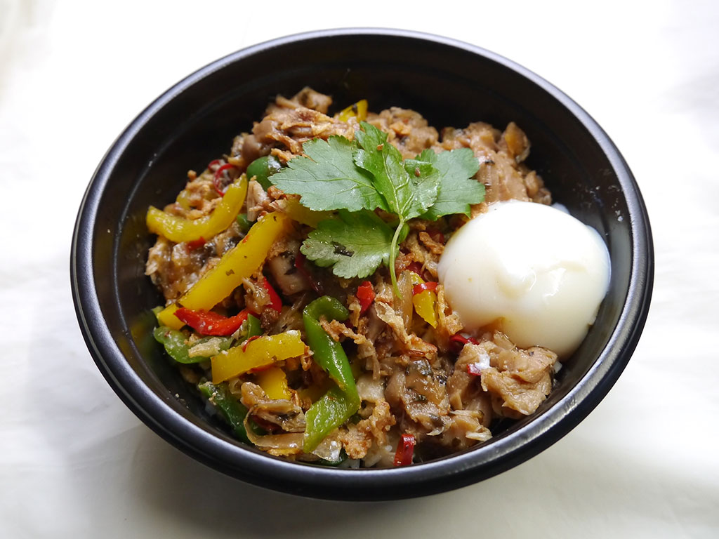 パクチアンダイナー『チキンガパオライス』